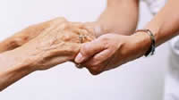Accompagner les persones dans les actes essentiels du quotidien